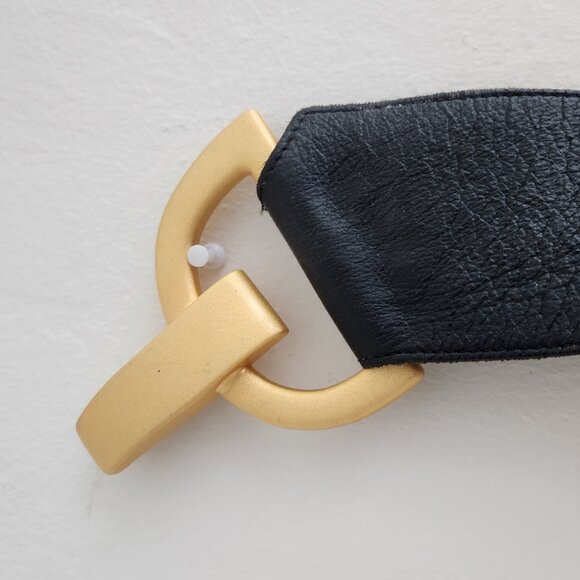 Vintage extra wide black leather gold hardware belt Sz S-M - Picture 7 of 11